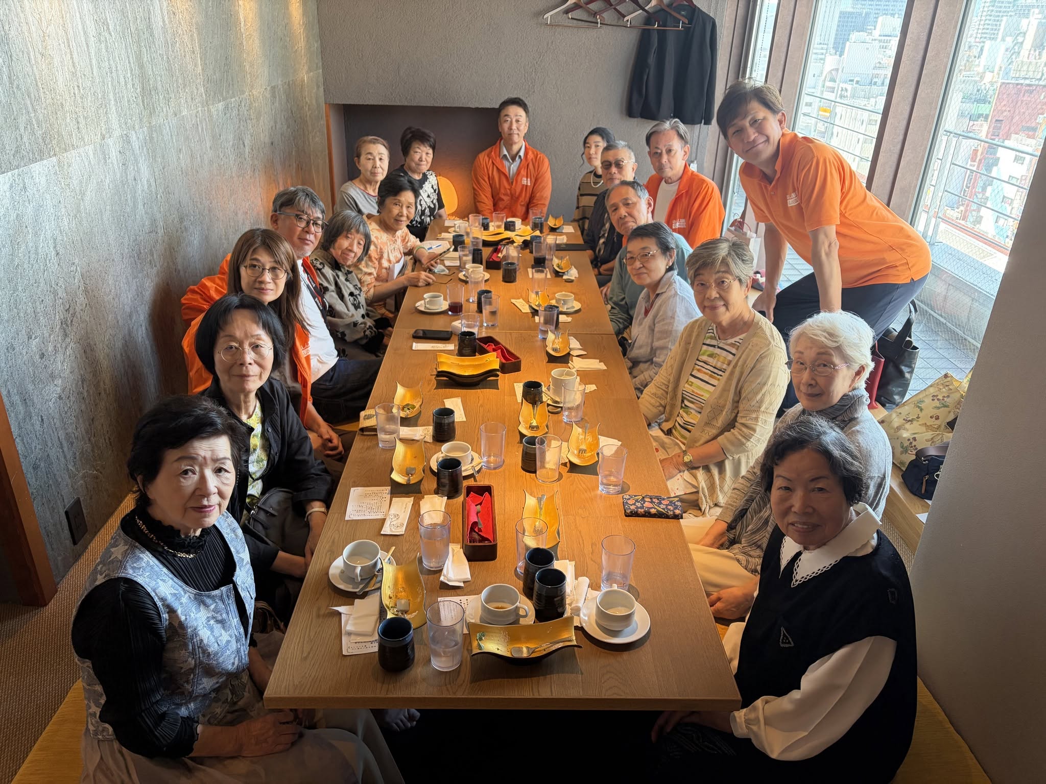 ランチ交流会に参加した皆さんの集合写真